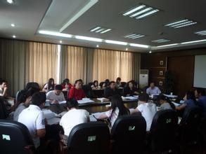 试析高等教育学在职研究生培养的双导师制